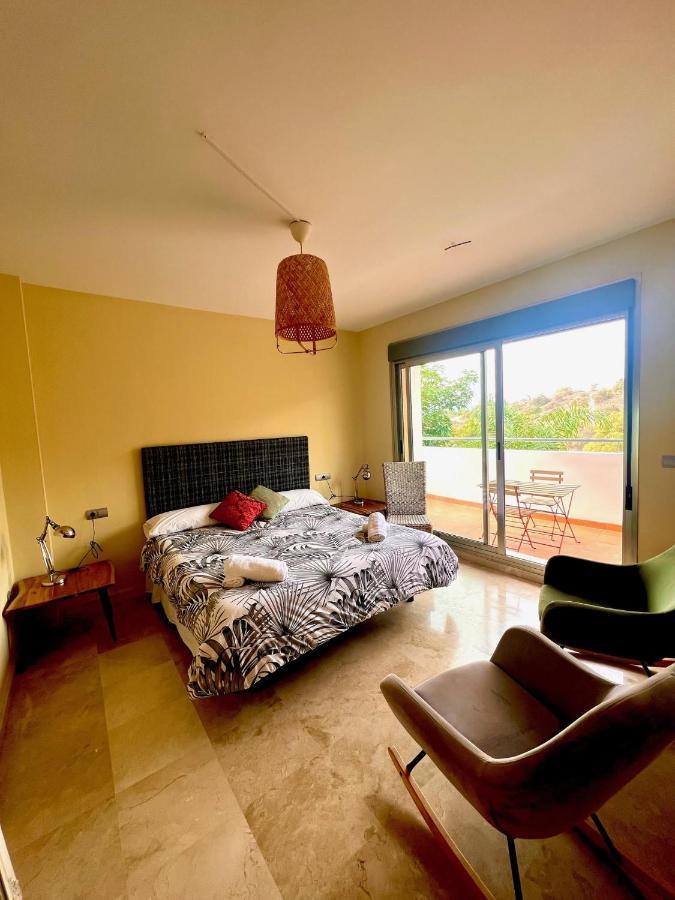 Villa Aguilas Club - Guest House Málaga Extérieur photo