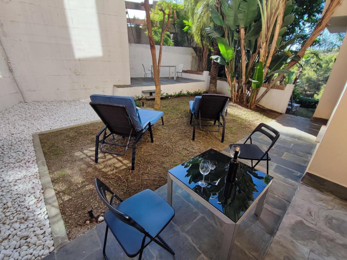 Villa Aguilas Club - Guest House Málaga Extérieur photo