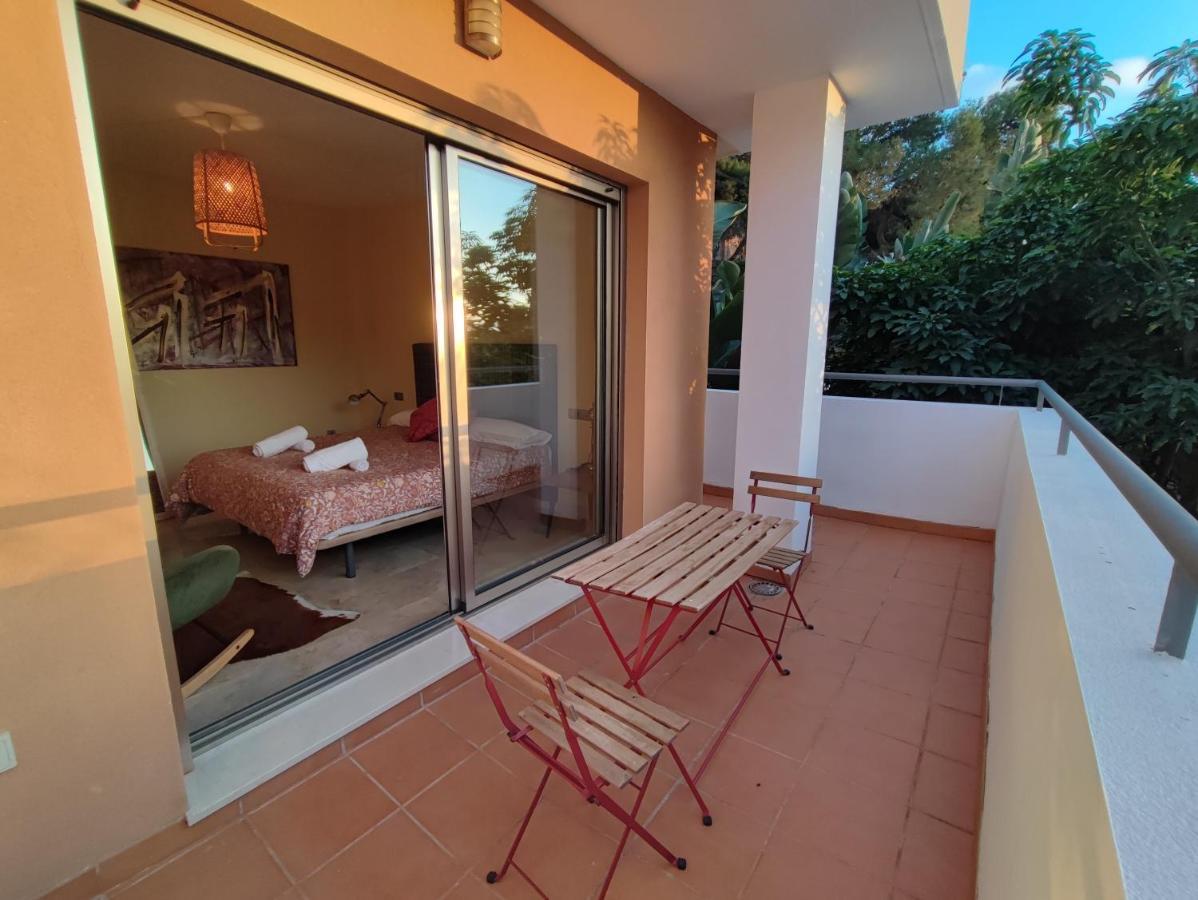 Villa Aguilas Club - Guest House Málaga Extérieur photo